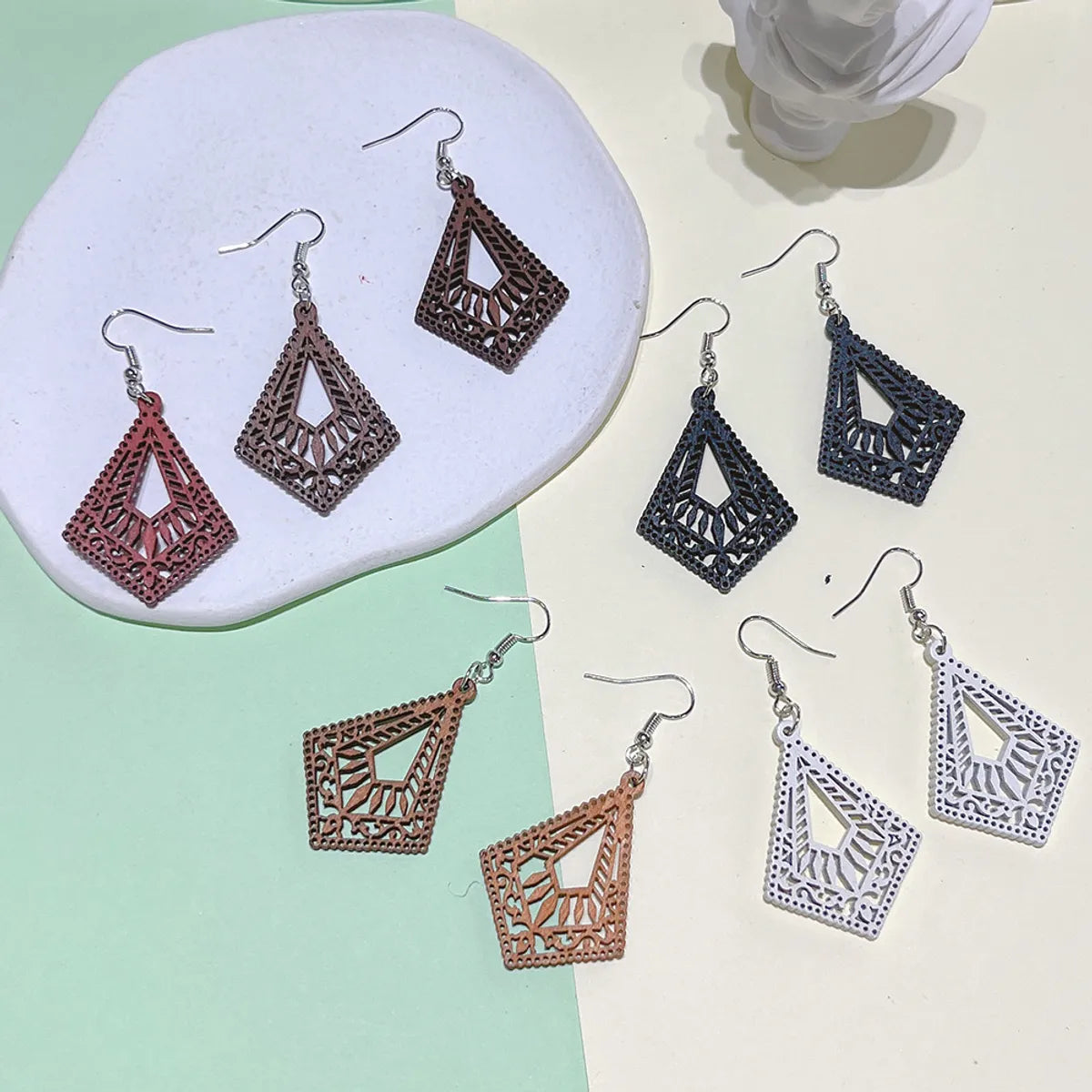 Fashion Rhombus Wood Carving Women's Drop Earrings 1 Pair