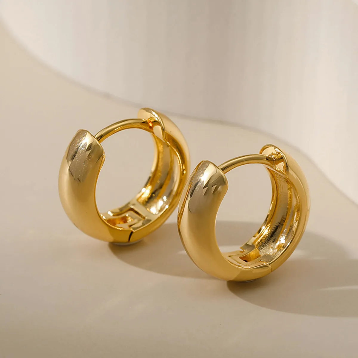 Fashion Round Copper Gold Plated Hoop Earrings 1 Pair