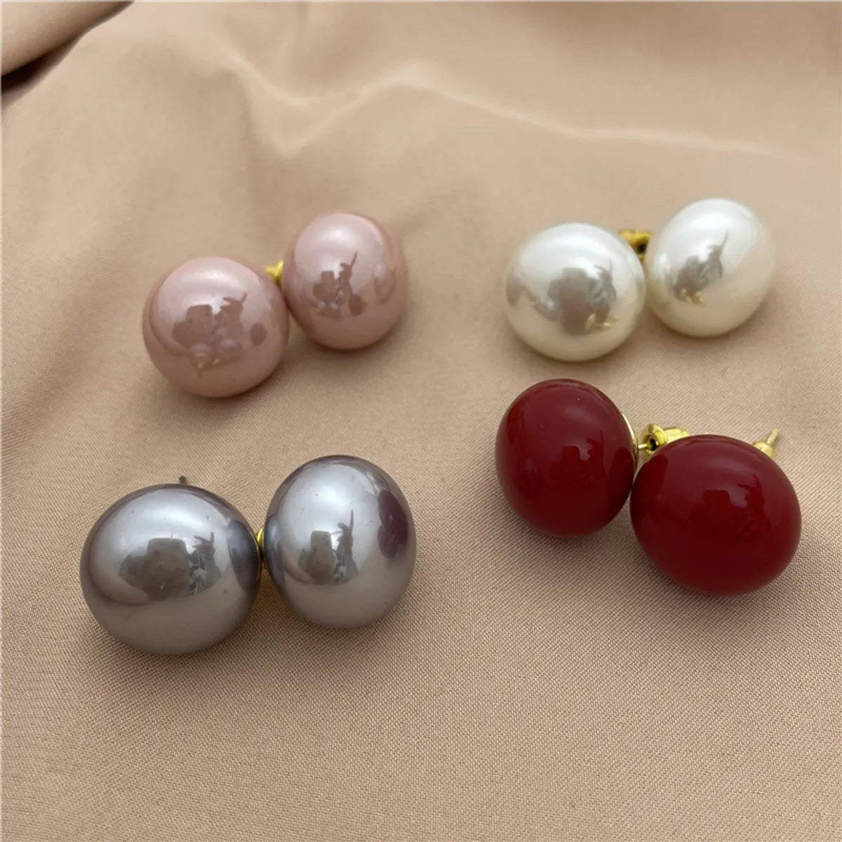 Fashion Round Imitation Pearl Stoving Varnish Inlay Pearl Women's Ear Studs 1 Pair