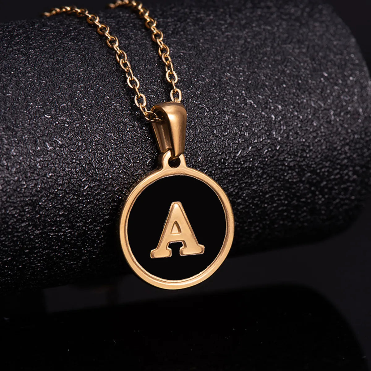 Fashion Round Letter Stainless Steel Gold Plated Shell Pendant Necklace