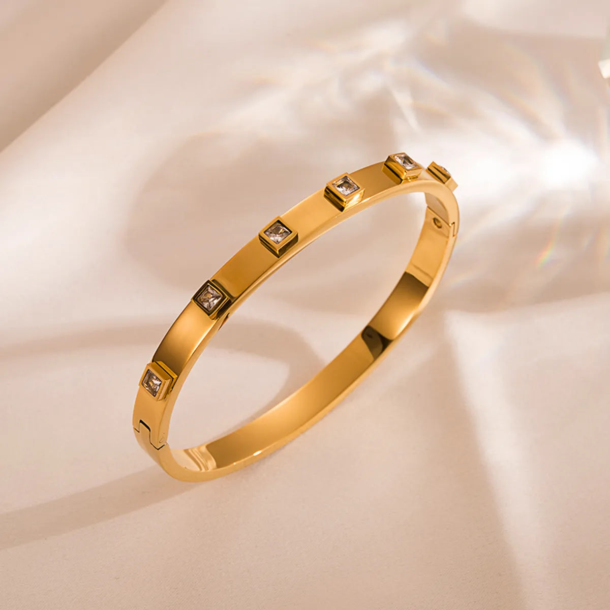 Fashion Round Stainless Steel Gold Plated Zircon Gold Plated Bangle