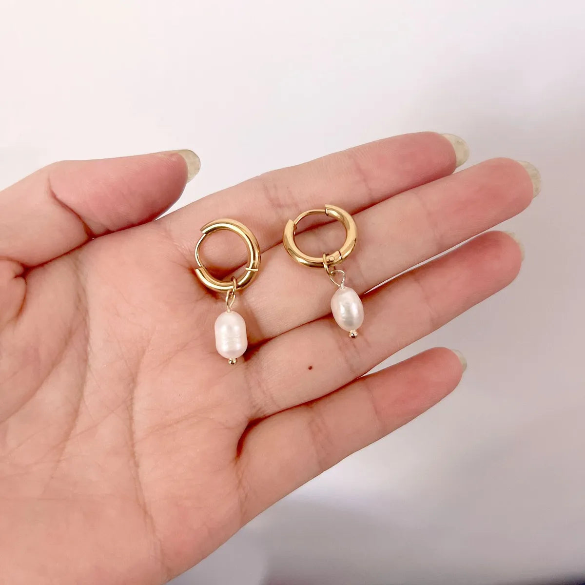 Fashion Round Stainless Steel Pearl Plating Drop Earrings 1 Pair