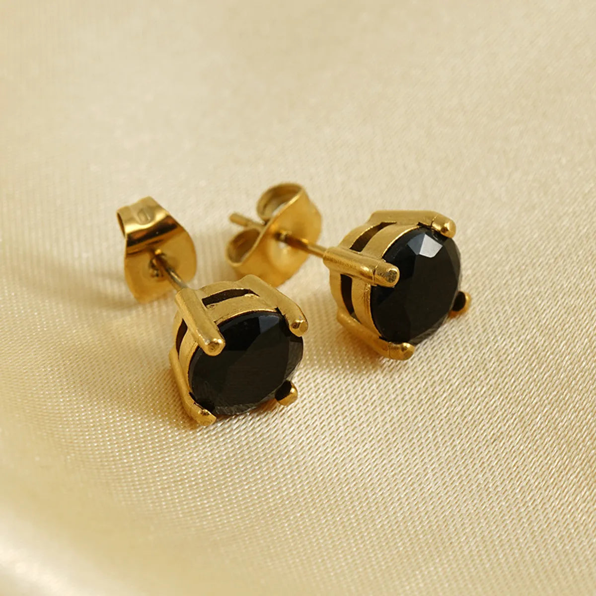 Fashion Round Titanium Steel Plating Inlay Zircon Ear Studs 1 Pair