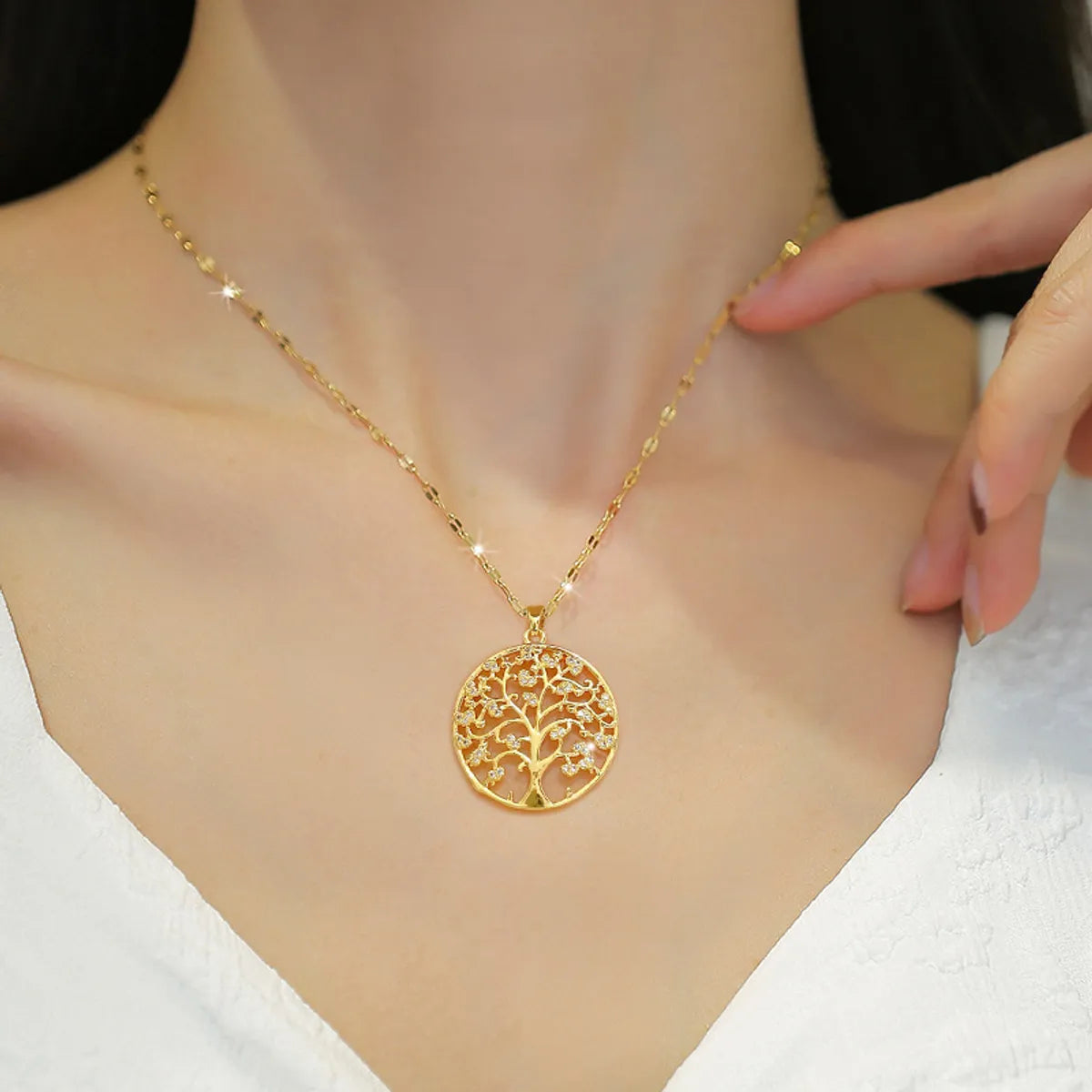 Fashion Round Tree Titanium Steel Copper Zircon Pendant Necklace In Bulk