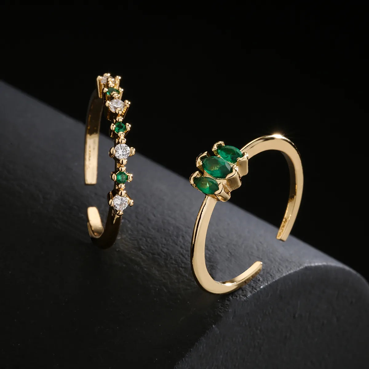 Fashion Simple 18k Gold Plated Micro Inlaid Green Zircon Geometric Open Adjustable Ring