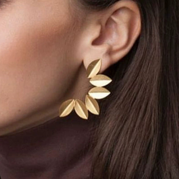 Fashion Simple Alloy Petal Earrings Geometric Irregular Flower Shape Electroplated Personality Earrings For Women