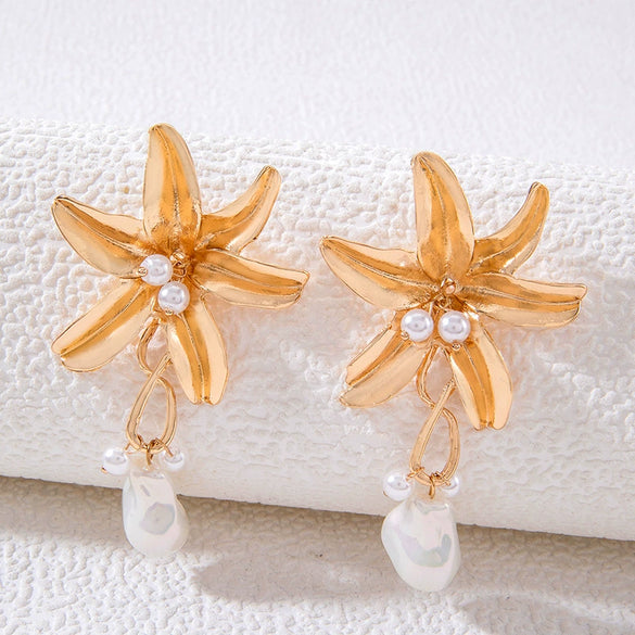 Fashion Simple Alloy Petal Earrings Geometric Irregular Flower Shape Electroplated Personality Earrings For Women