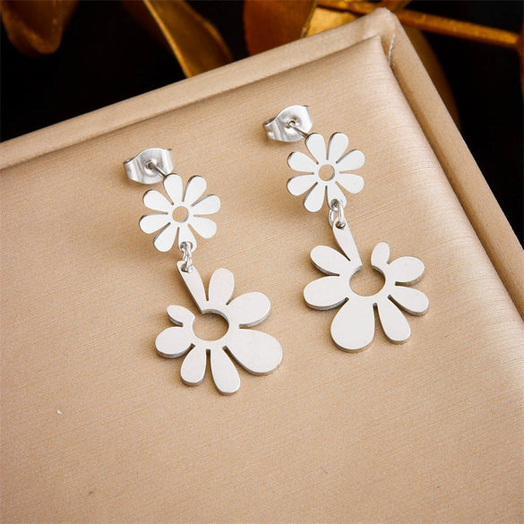 Fashion Simple Creative Gold Plated Stainless Steel Floret Opening Pendant Titanium Steel Earrings Sweet Style Geometric Pattern Electroplated