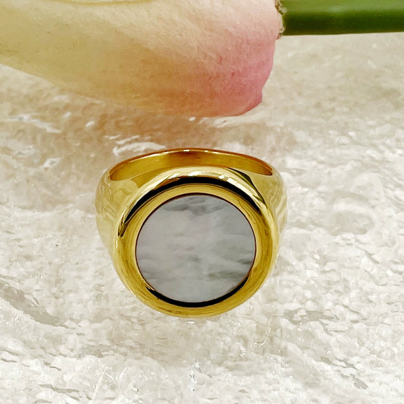 Fashion Simple Design White Fritillaria Stainless Steel Goldplated Women's Ring Jewelry