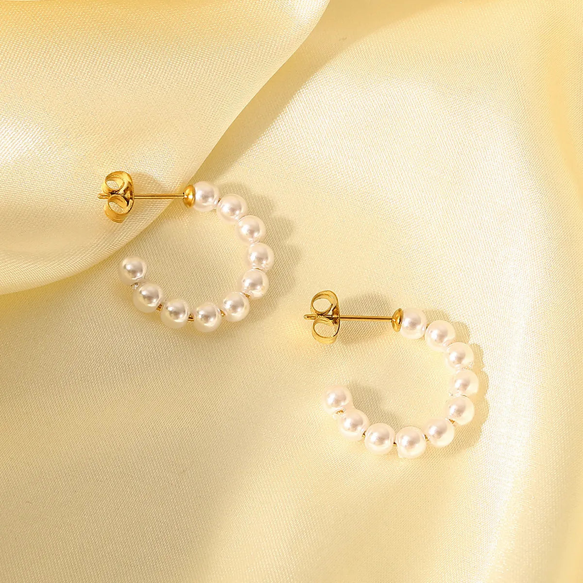 Fashion Simple Pearl C-shaped Titanium Steel Hoop Earrings