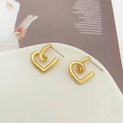 Fashion Simple Twisted Heart-shaped Geometric Alloy Earring Ear Studs