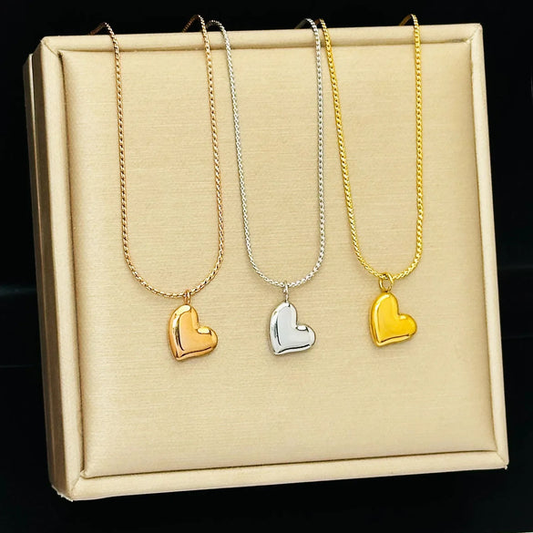 Fashion Small Love Heart Pendant Clavicle Chain In Titanium Steel With Electroplating For Women's Jewelry