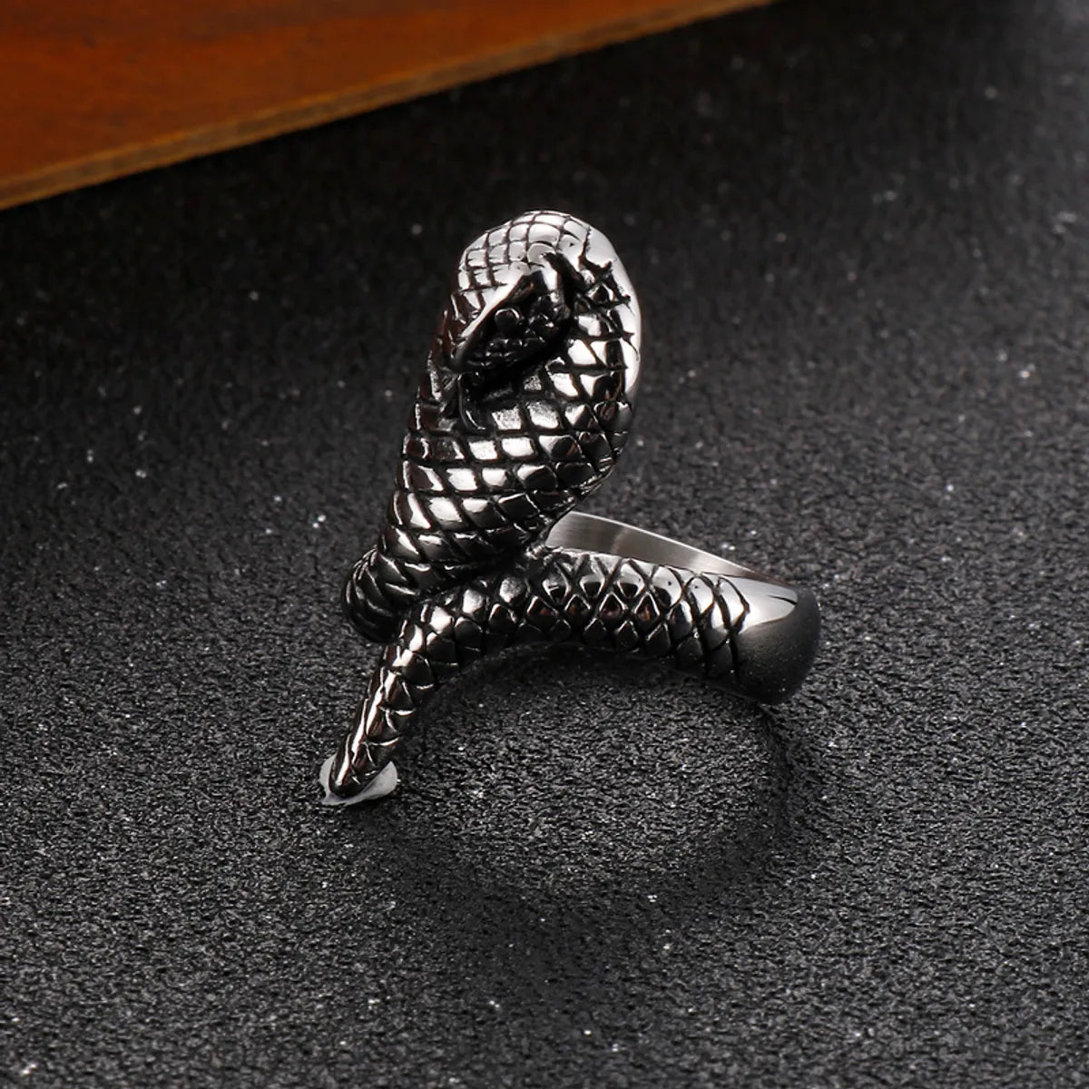 Wholesale Jewelry Fashion Snake 304 Stainless Steel Rings