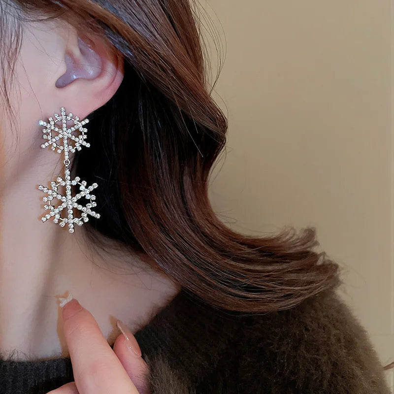 Fashion Snowflake Copper Inlay Zircon Drop Earrings 1 Pair