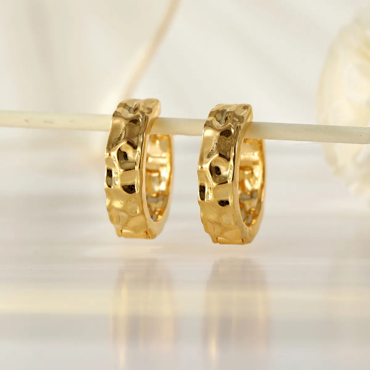 Fashion Solid Color Copper Gold Plated Earrings 1 Pair