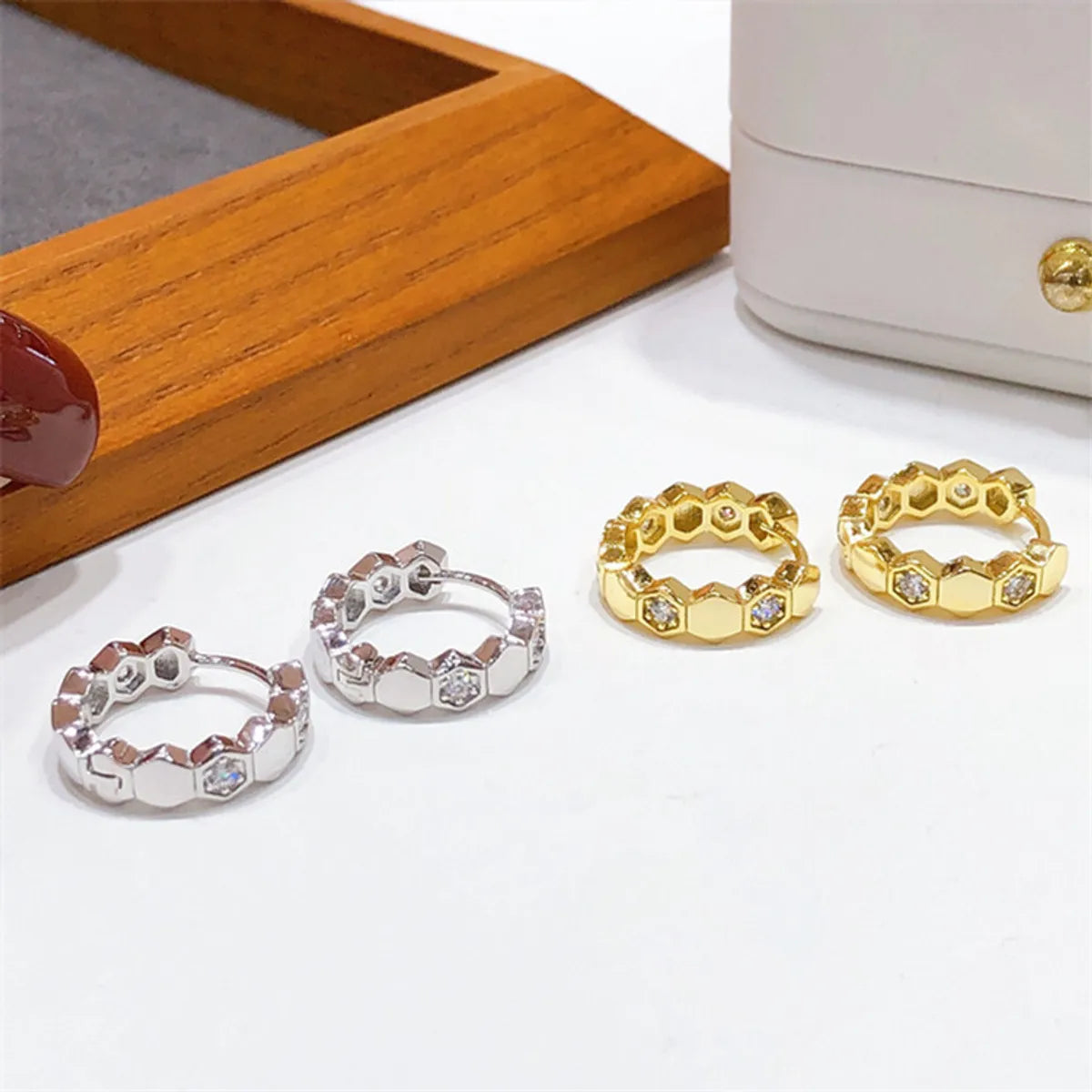 Fashion Solid Color Copper Plating Inlay Zircon Hoop Earrings 1 Pair