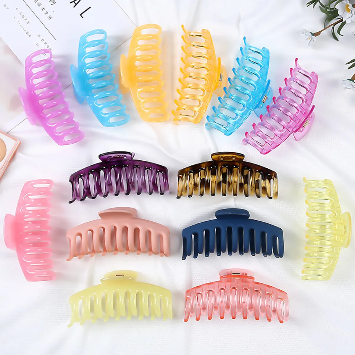 Fashion Solid Color Resin Stoving Varnish Hair Claws 1 Piece