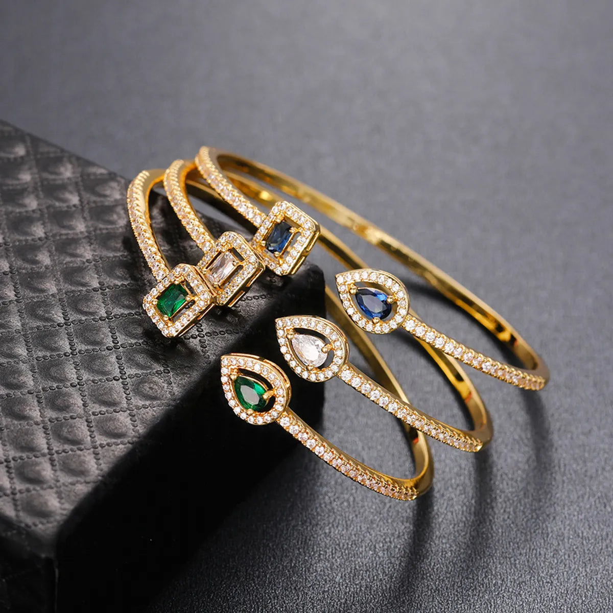 Fashion Square Water Droplets Copper Inlay Zircon Bangle 1 Piece