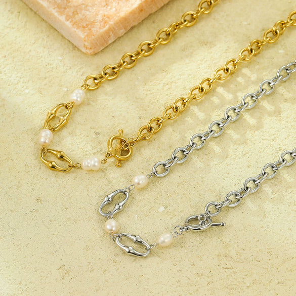 Fashion Stainless Steel Necklace For Women With Splicing Process And Pearl Chain Inlay And Electroplating Treatment