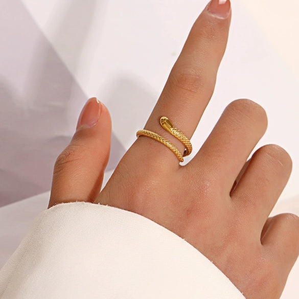 Fashion Stainless Steel Snake Zodiac Ring For Ladies With Electroplating Treatment