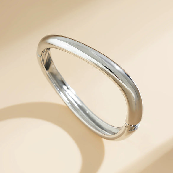 Fashion Textured Metal Pleated Glossy Ins Style Crystal Chain Finger Bracelet For Women With Electroplating