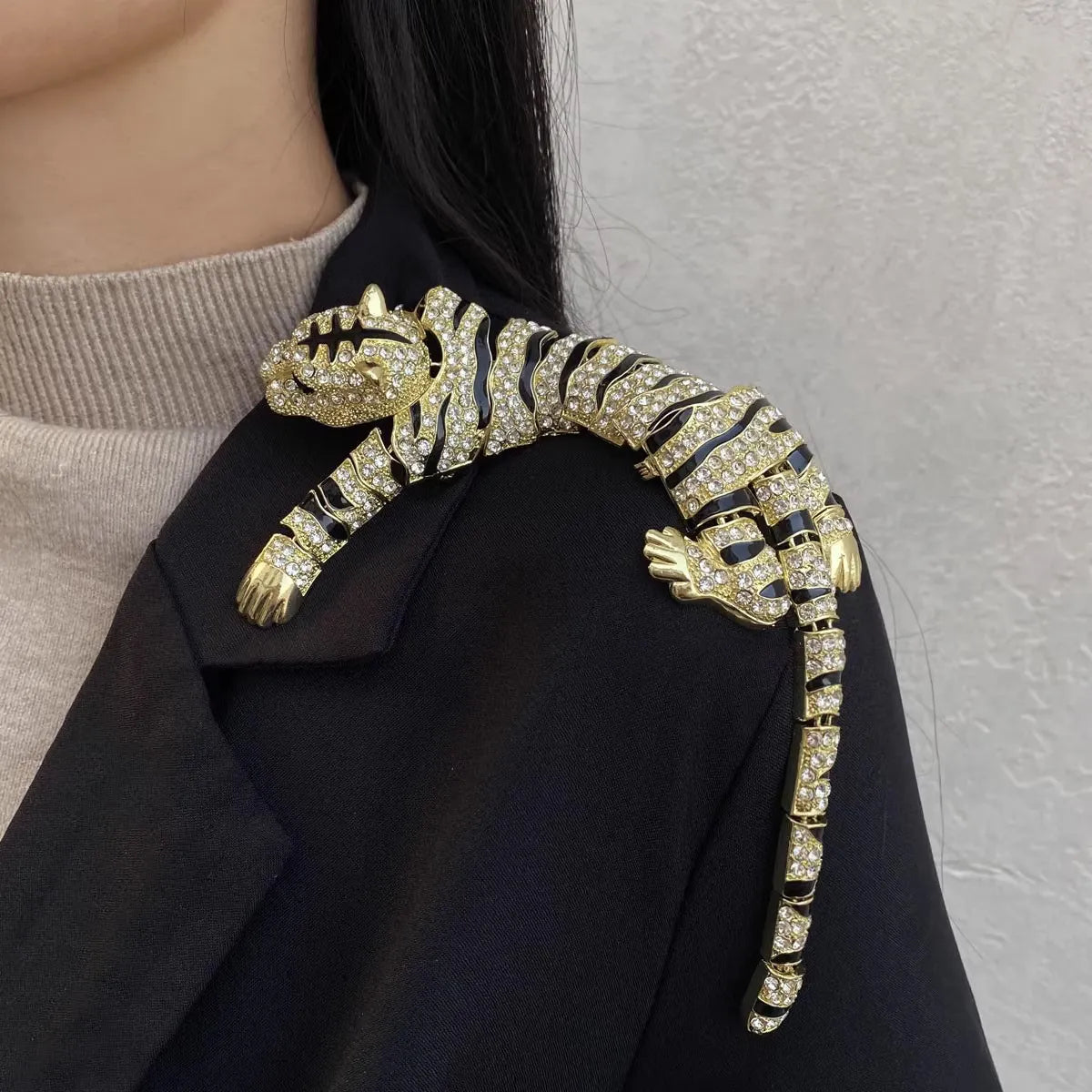 Fashion Tiger Alloy Plating Inlay Rhinestones Women'S Brooches