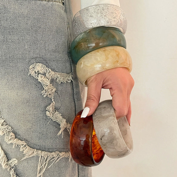 Fashion Translucent Smudged Acrylic Handmade Bracelet For Women Round Wide