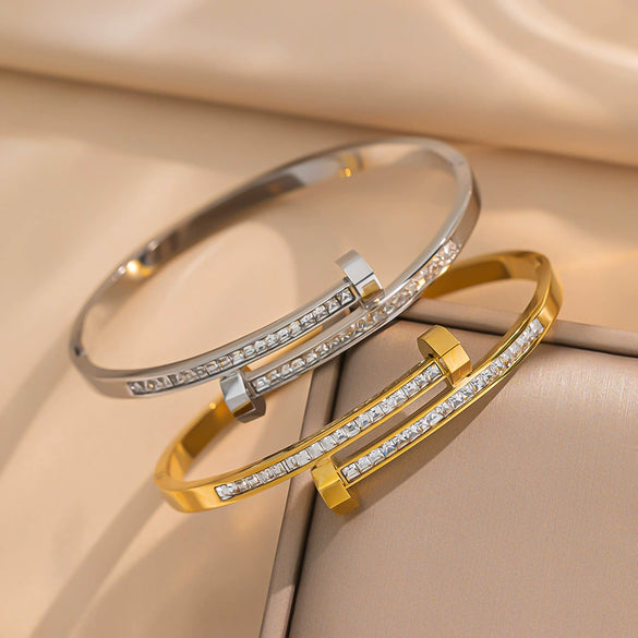 Fashion Trend Micro Inlaid Zircon Niche Design Exquisite Titanium Steel Nail Bracelet For Women With Vacuum Furnace Electroplating And Geometric Style