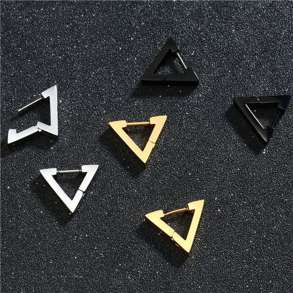 1 Piece Fashion Triangle Polishing Titanium Steel Earrings