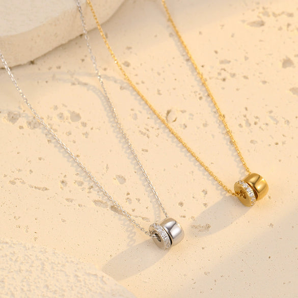 Fashion Versatile Round Zircon Pendant Stainless Steel Necklace With Electroplating