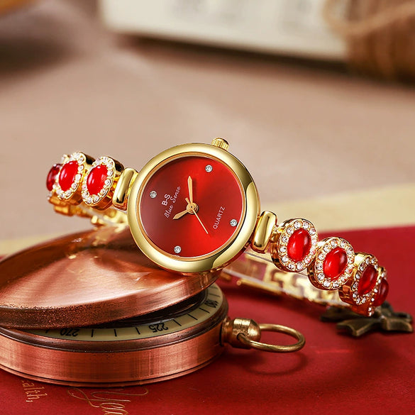 Fashion Women's Alloy Bracelet Watch With Round Dial And Diamond Inlay