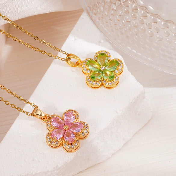 Fashion Women's Copper Titanium Steel Zircon Necklace With Flower Pattern And Electroplating Process