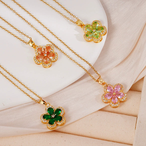 Fashion Women's Copper Titanium Steel Zircon Necklace With Flower Pattern And Electroplating Process