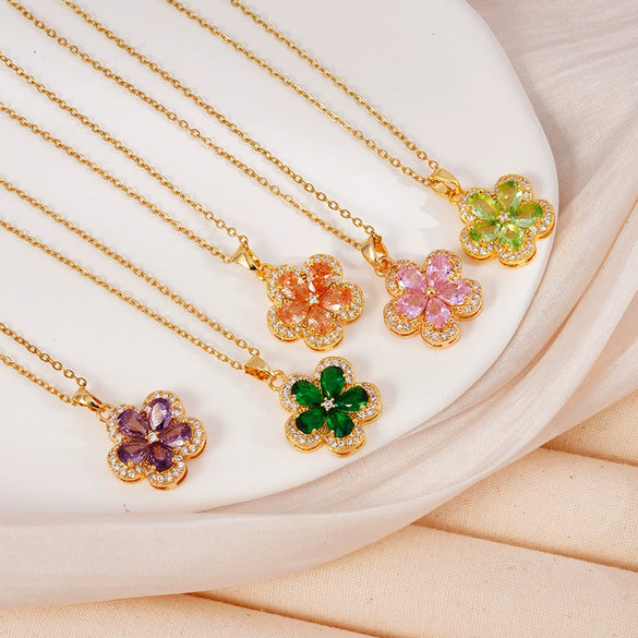 Fashion Women's Copper Titanium Steel Zircon Necklace With Flower Pattern And Electroplating Process