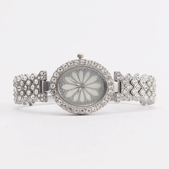 Fashion Women's Metal Watch With Oval Dial And Mineral Reinforced Glass Mirror
