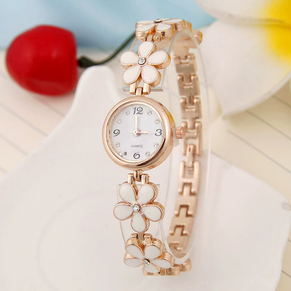 Fashion Women's Watch Bracelet With Small Flower Rhinestone Scale Zinc Alloy Case Titanium Alloy Strap