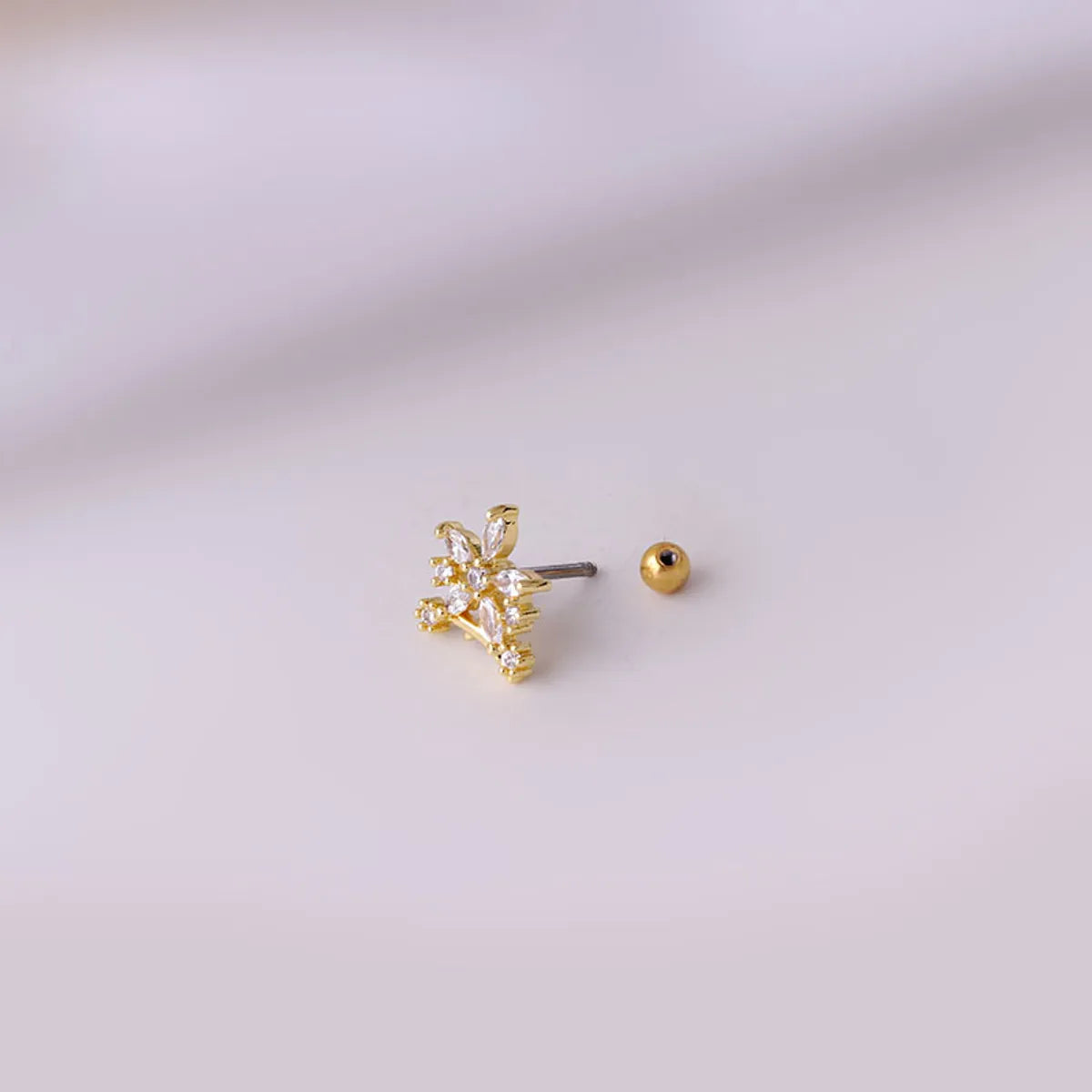 Fashion Flower Inlaid Zircon Metal