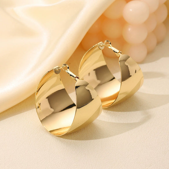 Fashionable Exaggerated Glossy Wide Brimmed Metal Earrings With Geometric Pattern Gold Plated By Electroplating For Women