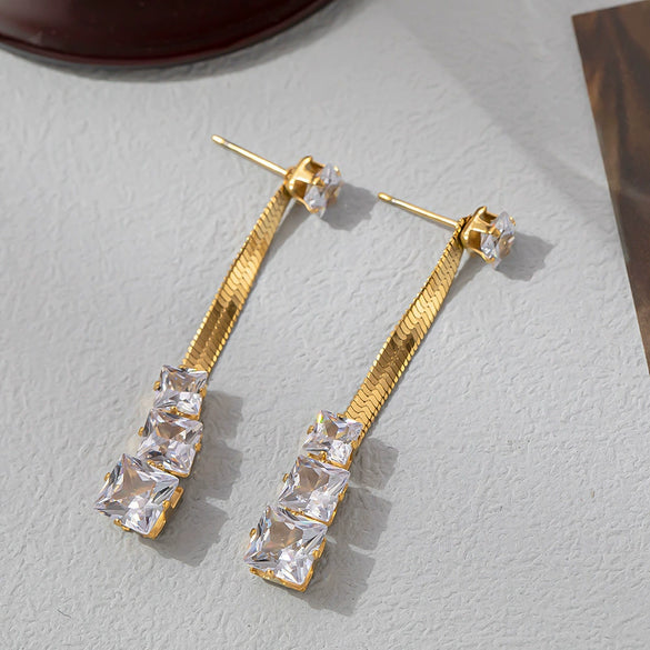 Fashionable High End Light Luxury Stainless Steel Earrings For Women With Geometric Design And Electroplating