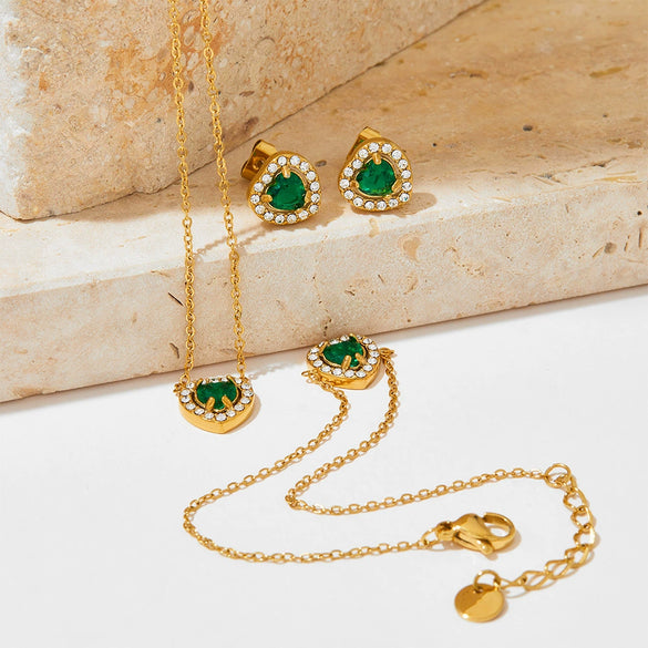 Fashionable High End Zircon And Diamond Love Adjustable Lace Clavicle Stainless Steel Necklace With Rhombus Styling And Electroplating Treatment