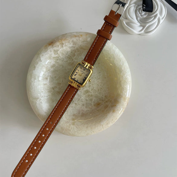 Fashionable Square Women's Retro Roman Numeral Watch With Metal Case And Imitation Leather Strap