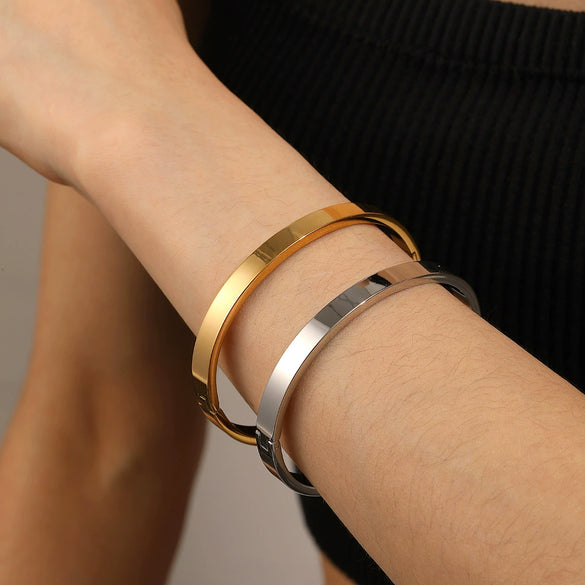 Fashionable Titanium Steel Bracelet With Smooth Niche Design And Polish Finish