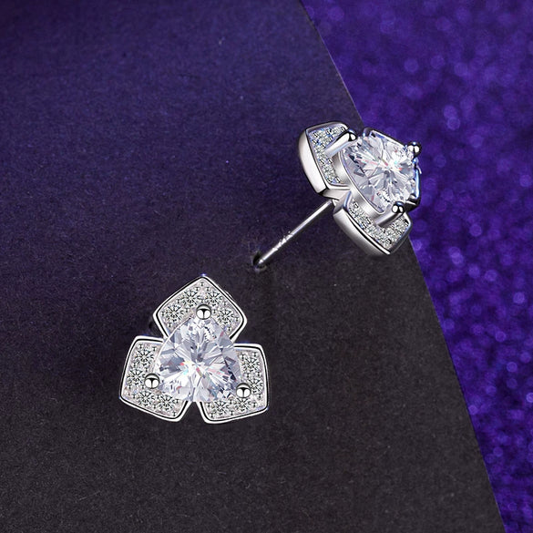 Female Earrings White Copper Electroplating Fourleaf Clover Heart Shape High Imitation Moissanite