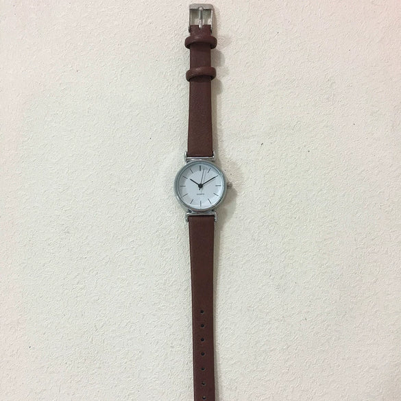 Female Retro Casual Quartz Watch With Alloy Case Genuine Leather Strap And Round Dial