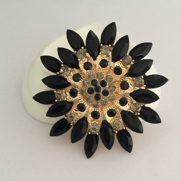 Flower Encrusted Alloy And Acrylic Brooch Electroplated Women's And Unisex Clothing Accessory