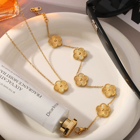 Flower Shape Stainless Steel And Titanium Steel Bracelet And Necklace With Vacuum Plating Ins Style Pendant