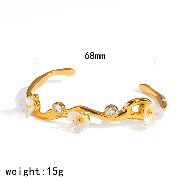 Flowerembellished Diamondstudded 18K Goldplated Stainless Steel Bracelet With Light Luxury Style