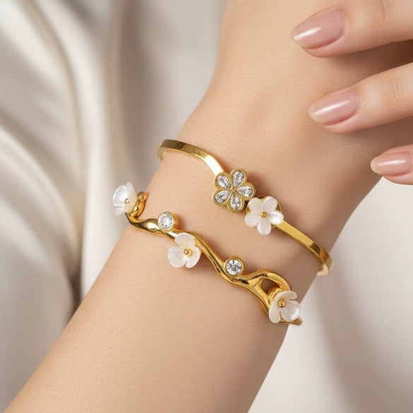 Flowerembellished Diamondstudded 18K Goldplated Stainless Steel Bracelet With Light Luxury Style