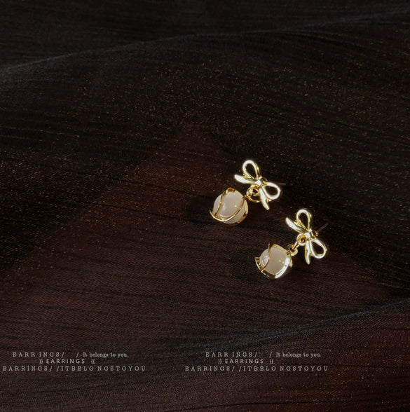 French Retro Bow Cat Eye Stone Earrings For Women Gold Plated Alloy Geometric Earrings With Set Stone Detail