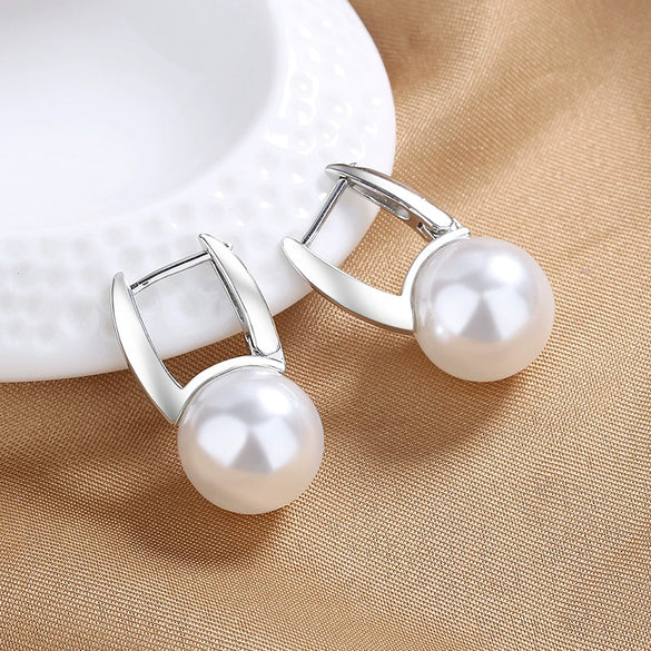 French Retro Imitation Pearl Women's Earrings With U Shaped Design Set With Pearls